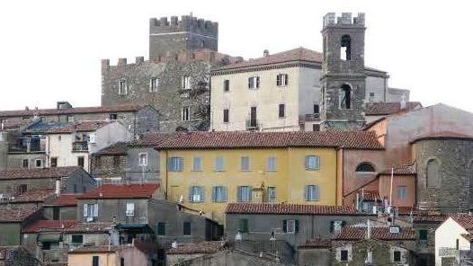 Manciano si ferma per dire addio al suo piccolino