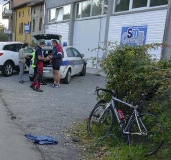 «Mio marito è finito a terra a causa di un’auto pirata» 