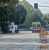 Semaforo ancora in tilt Scontro all’incrocio e proteste a Vigarano