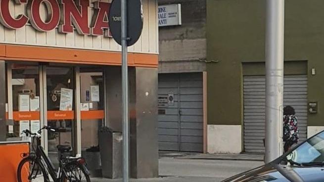 Ferma l’autrice del furto Commesso ferito e 24enne denunciata