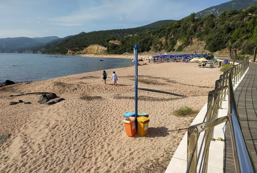 La spiaggia di Palmasera in abbandono 