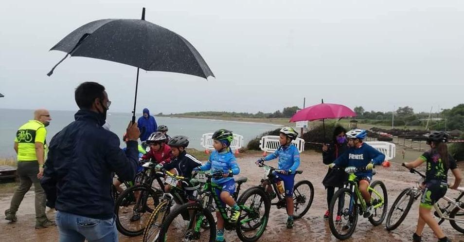 Settanta giovanissimi in gara sugli sterrati di Porto Corallo