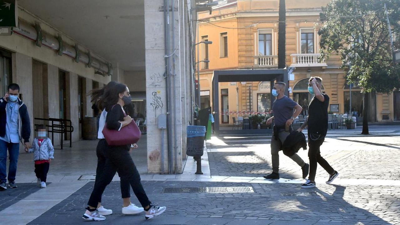 Mascherine obbligatorie all’aperto