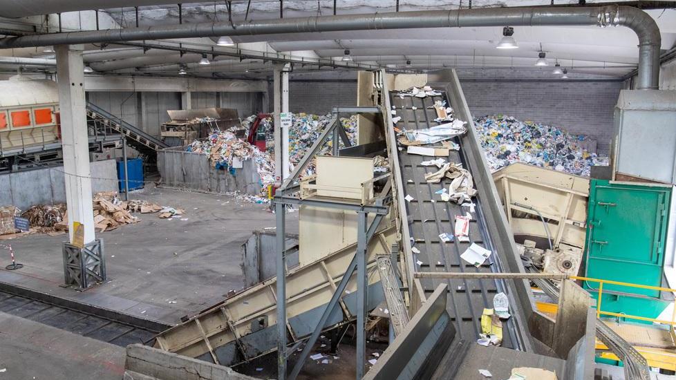 Raccolta differenziata: il 20% dei rifiuti che arriva a Hera non si ricicla
