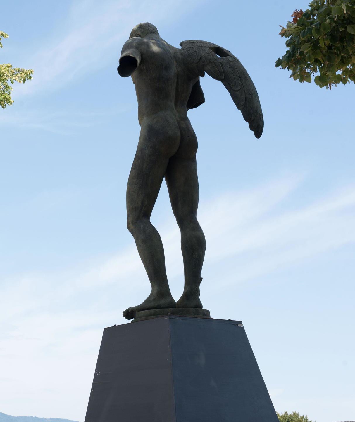 Testimonial d’eccezione Cinque opere di Mitoraj da Pietrasanta a Noto