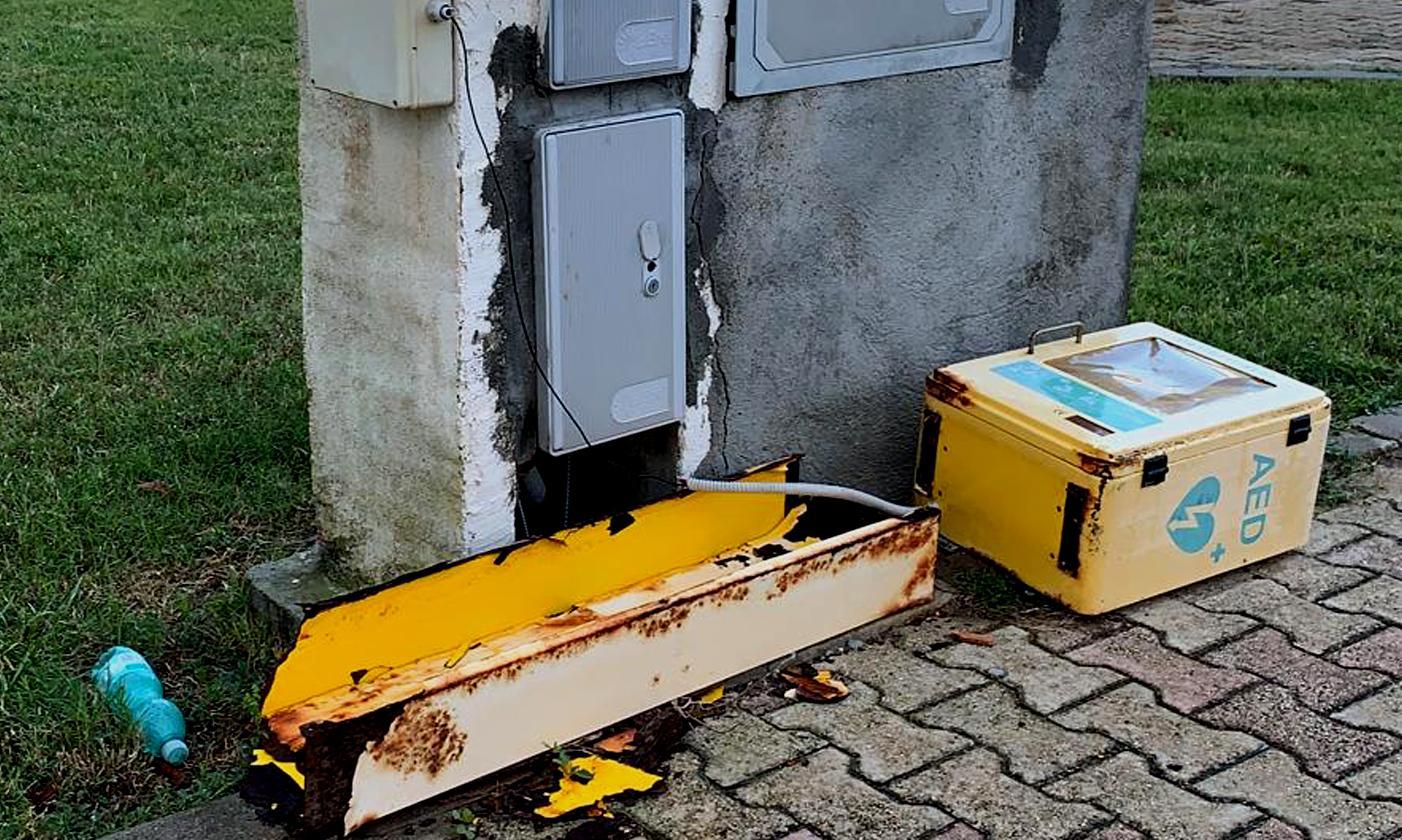 Defibrillatore colpito e affondato