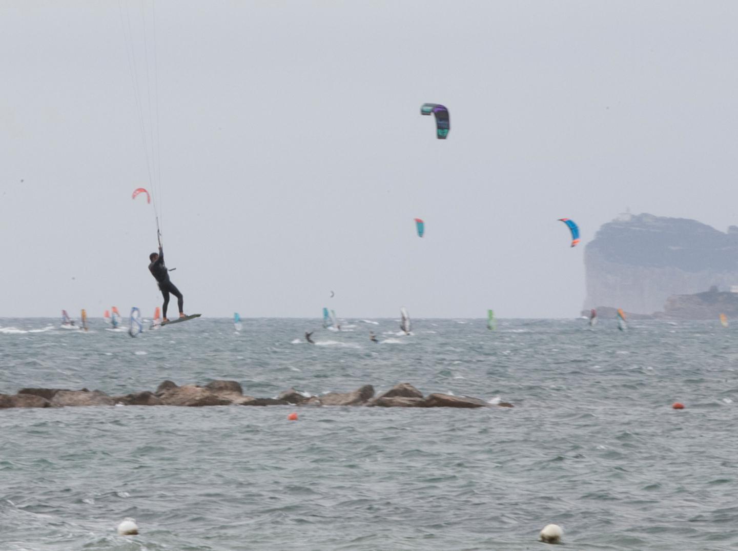 Alghero, «Le ostriche in rada? Sono nemiche del surf» 