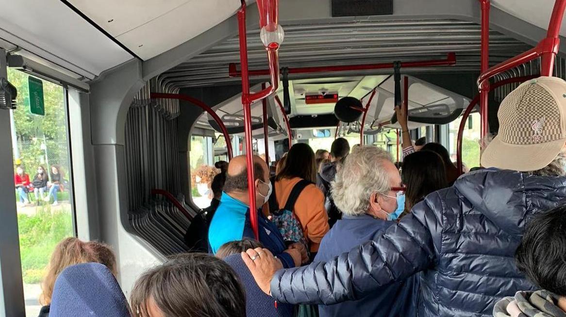 «I nostri figli ammassati negli autobus dell’Arst» 