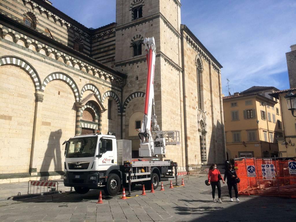 I rilievi sulle facciate del Duomo di Prato