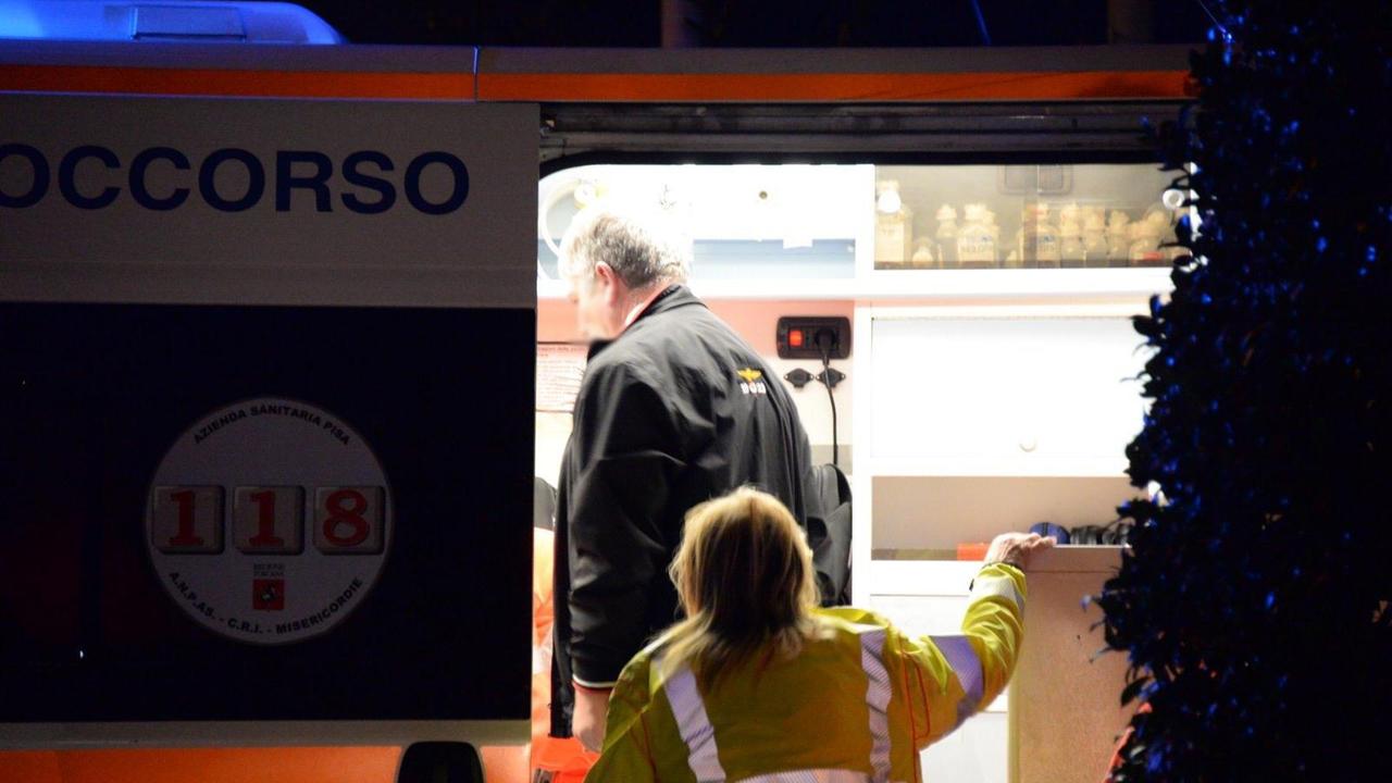 Pestato in una lite davanti al municipio di Pietrasanta