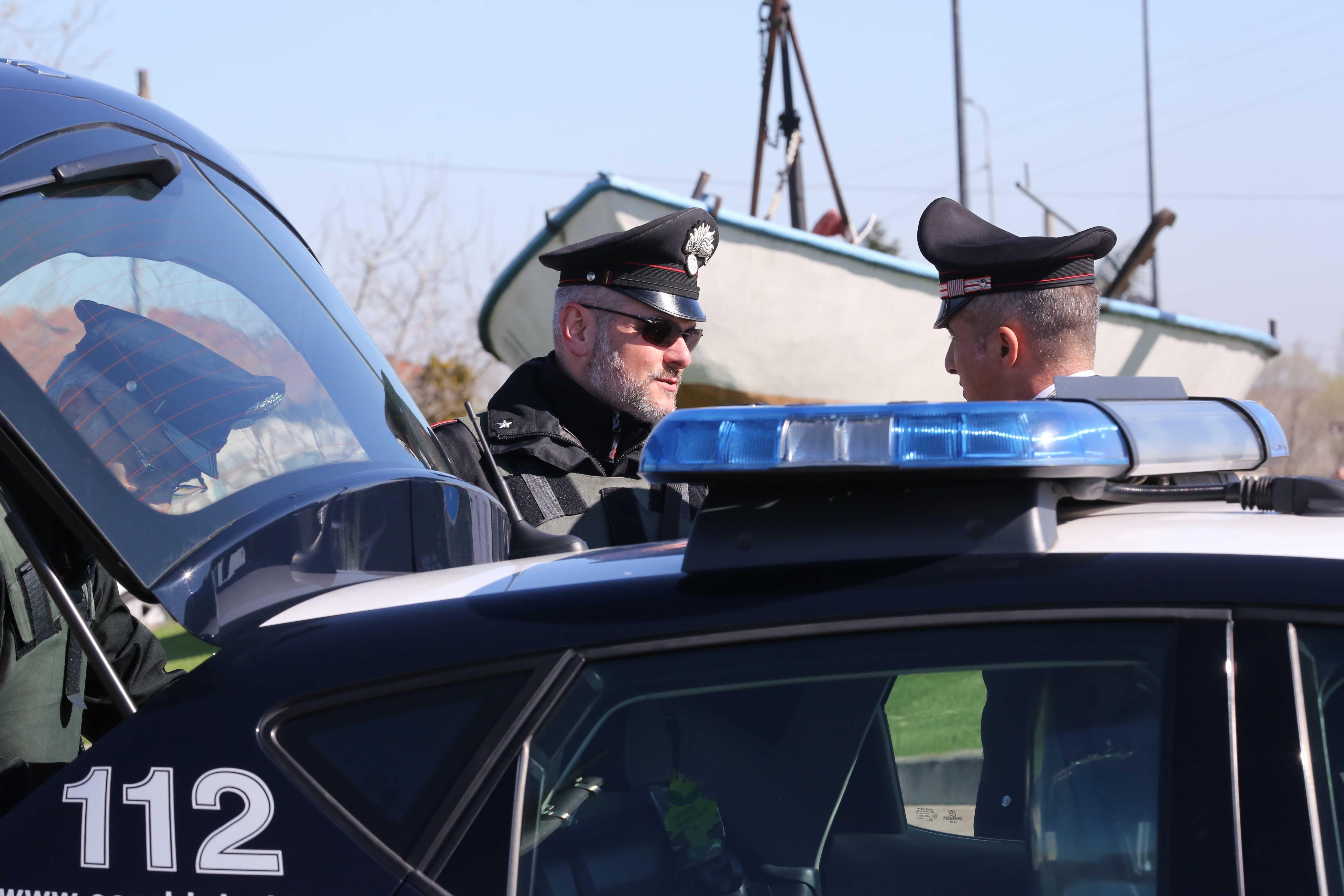 Boretto, maltratta la madre e devasta la casa per avere i soldi per la droga 
