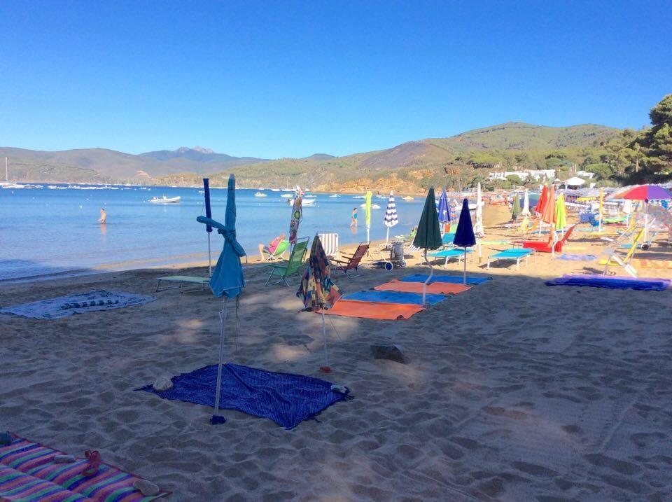 Donna annega facendo il bagno in mare, gli amici l'aspettavano a cena