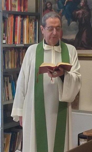 Monsignor Antonio Tigli, parroco della chiesa di don Bosco a Viareggio