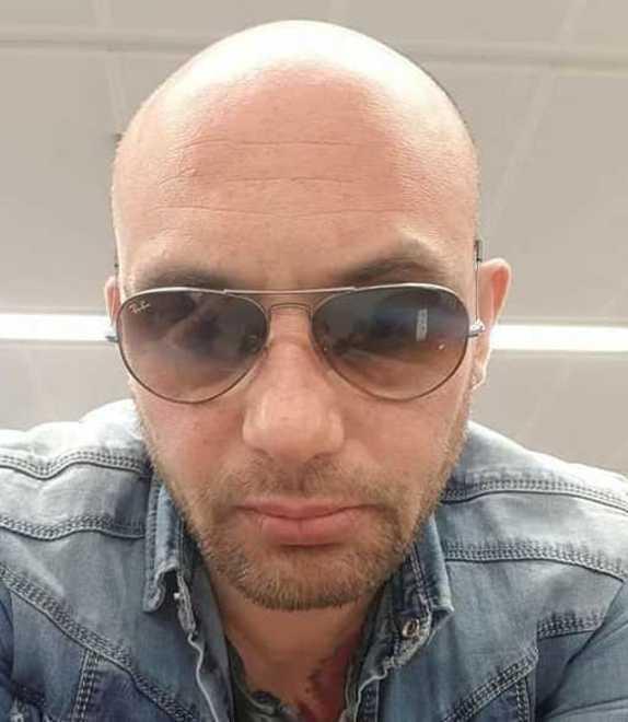 Carpi Magazziniere deceduto Il dolore della fidanzata «Voglio pensarti felice» 