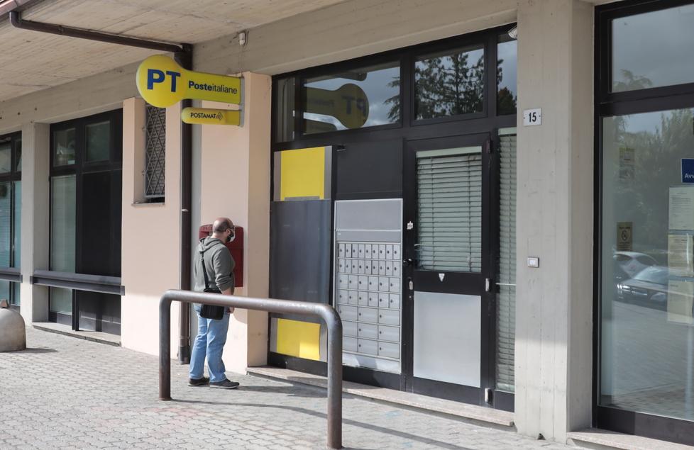 Casinalbo. Assalto al bancomat e fuga con 20mila euro 