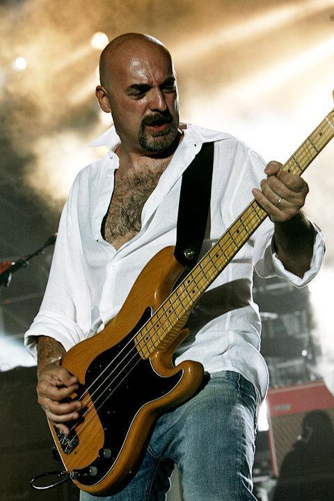 Morto a 56 anni Luciano Ghezzi, storico bassista di Ligabue e dei ClanDestino