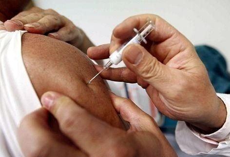 Vaccinazioni, si parte dal 12 ottobre: «Non assediate gli ambulatori» 