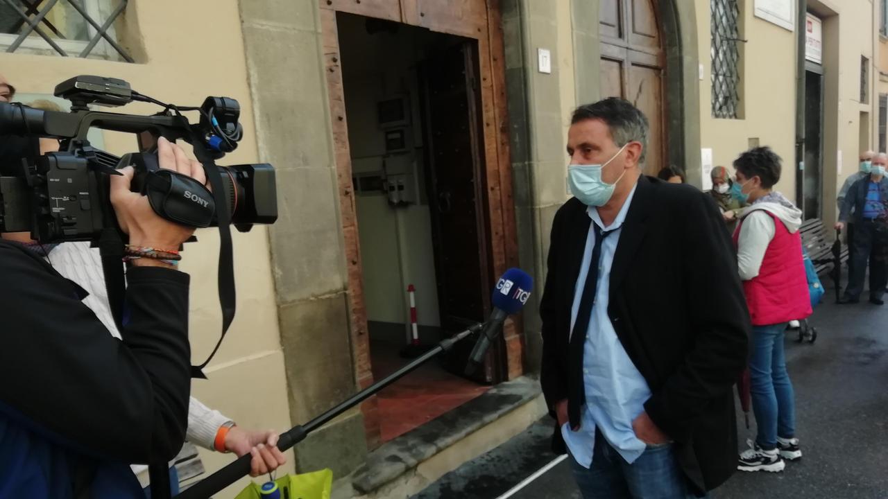 Pescia, mascherine obbligatorie 24 ore su 24 anche all'aperto