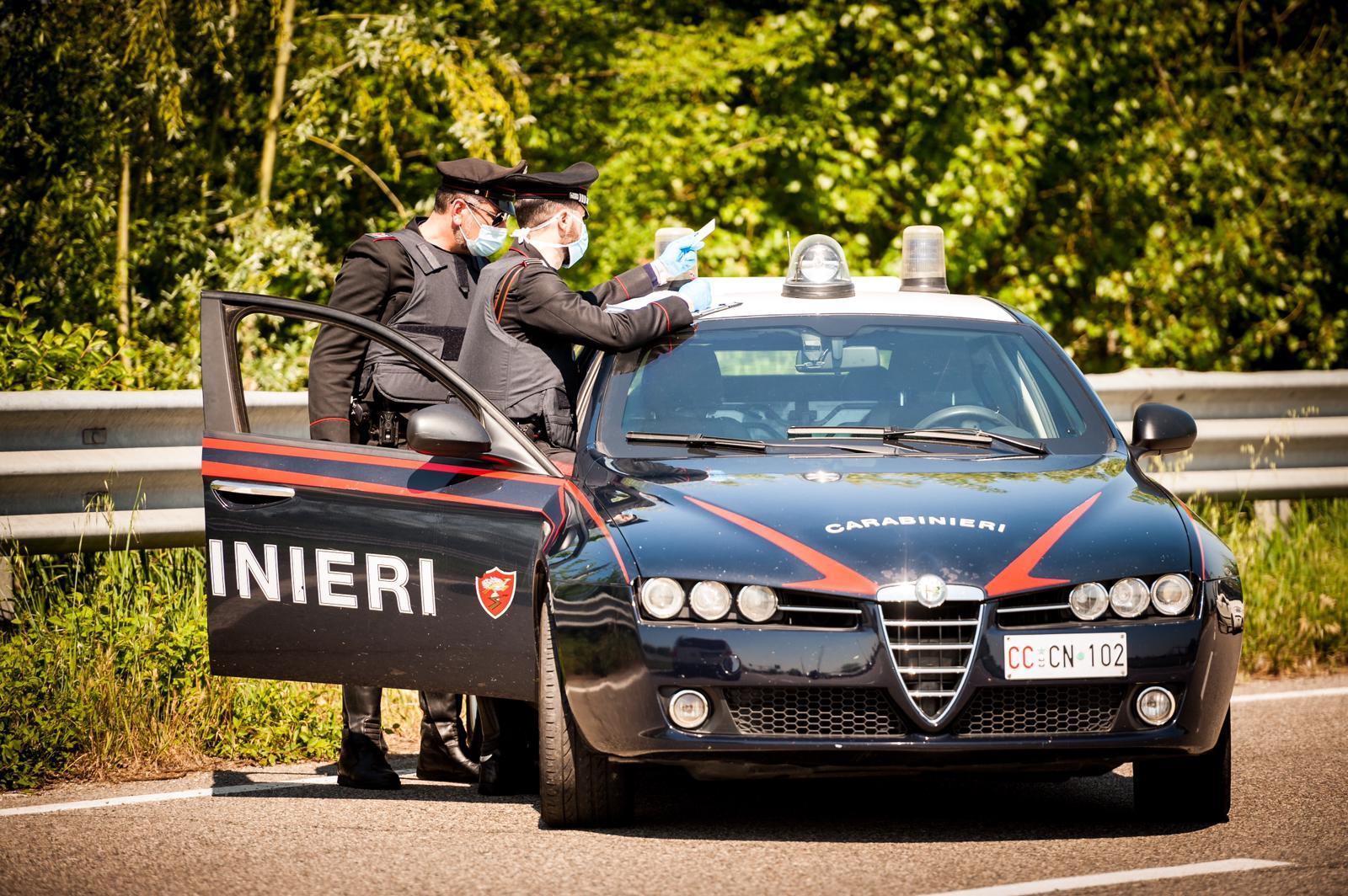 Carpi. Ruba una bicicletta, ma è troppo ubriaco: cade e viene fermato