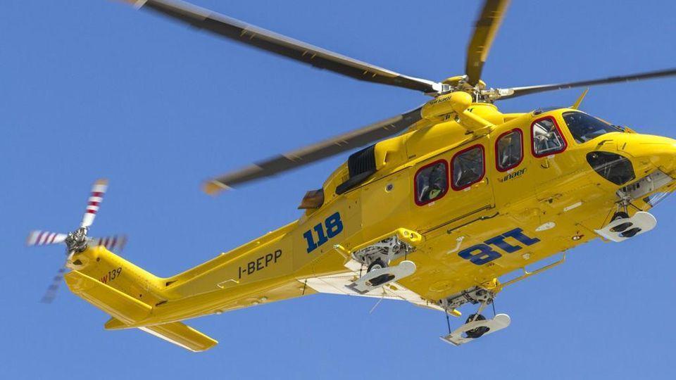 Formigine, operaio precipita da un'impalcatura e muore