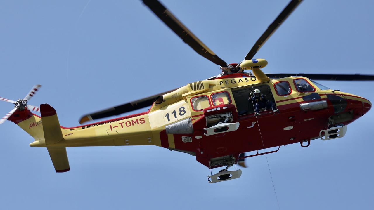 Sessantenne travolto da un escavatore