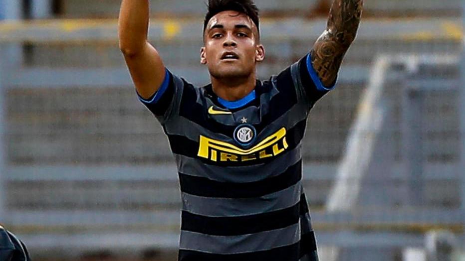 Punti, reti, espulsi e recriminazioni Inter e Lazio stavolta si dividono tutto