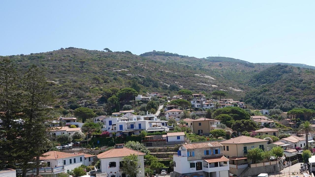 Giglio, c’è ancora l’obbligo di mascherina anche all’aperto