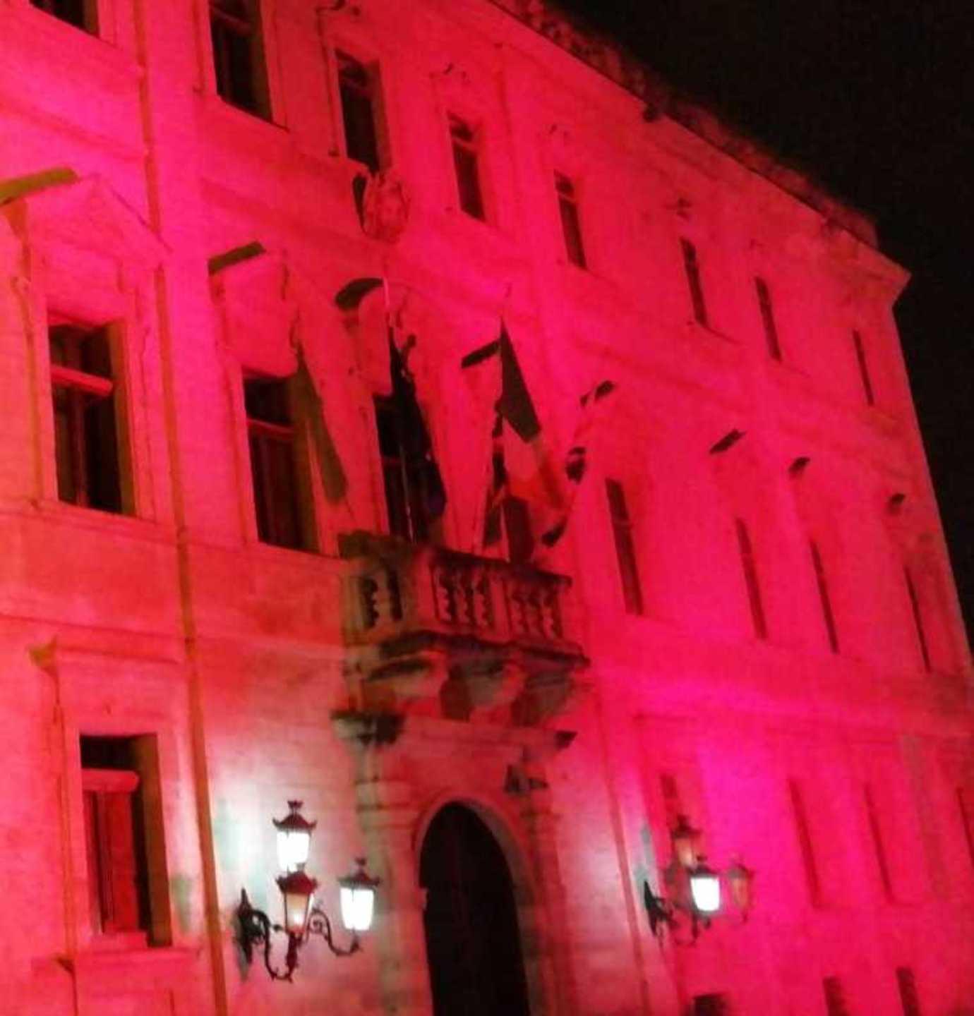 Palazzo Ducale si tinge di rosa