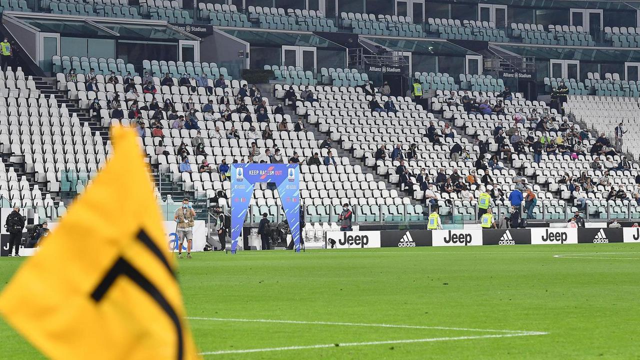 Juve-Napoli non si gioca, ed è caos totale
