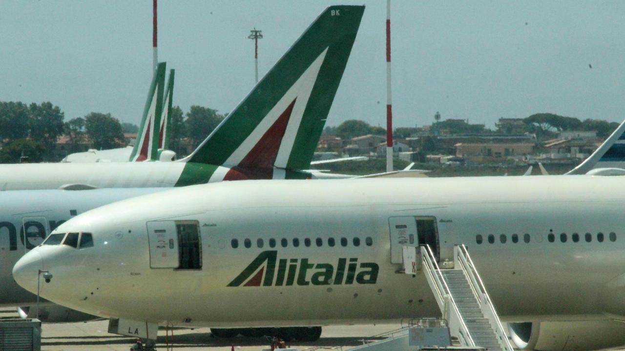 Aerei, l'assessore Todde ad Alitalia: "Aprite subito le vendite per il periodo natalizio" 