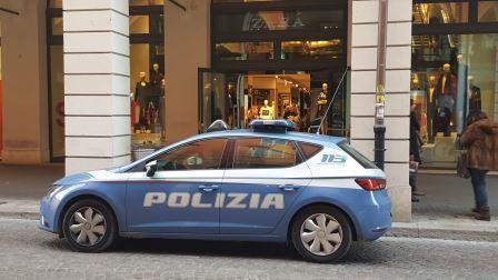 Modena. Tenta rapina nel negozio Zara, arrestato 