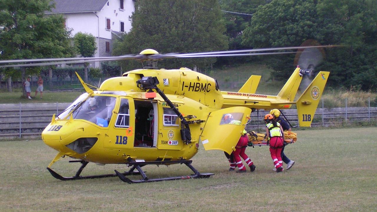 Frassinoro. Cade da una scala mentre sta potando Muore uomo di 76 anni