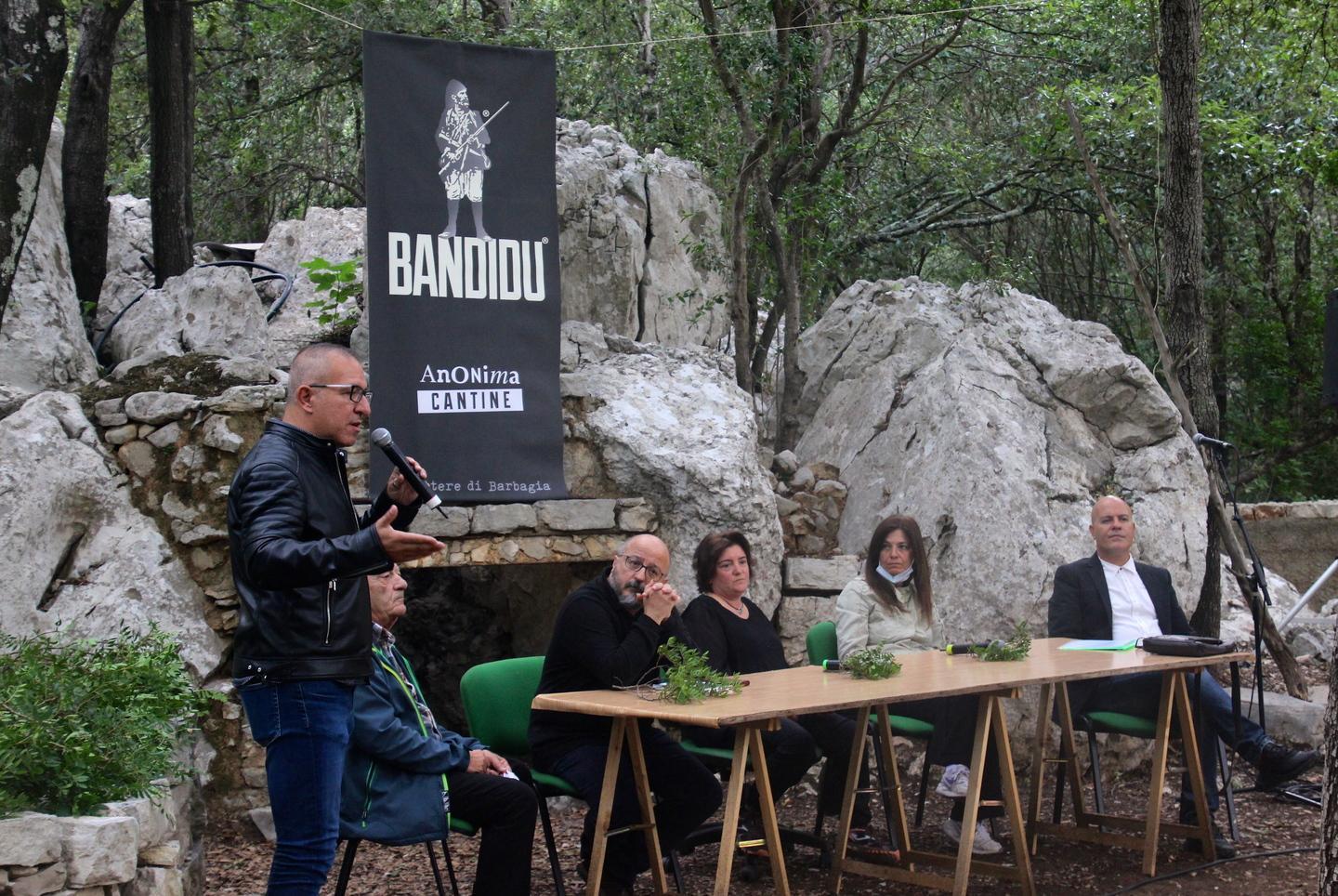 Oliena, un vino dedicato a Corbeddu 