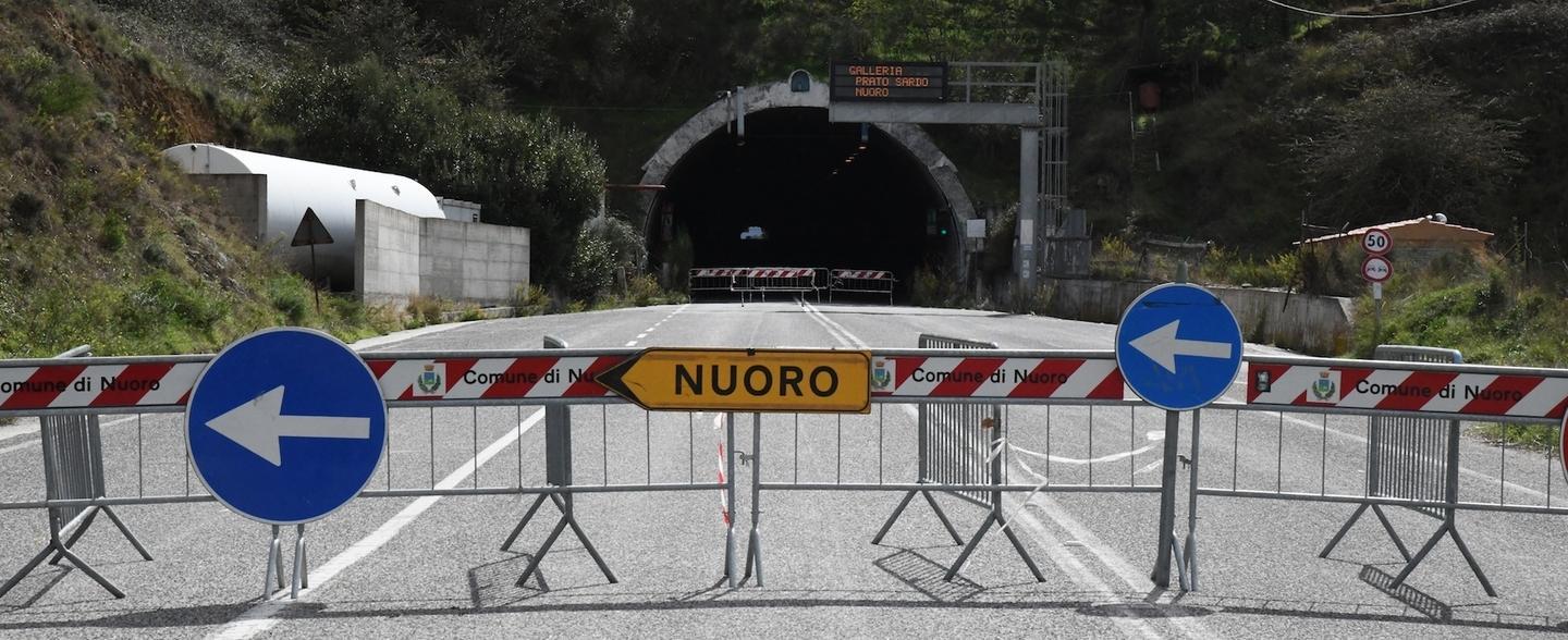 Pratosardo, galleria chiusa e il ponte apre a novembre 