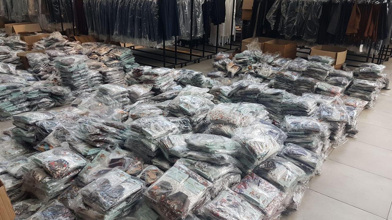 Le mascherine sequestrate dalla Finanza