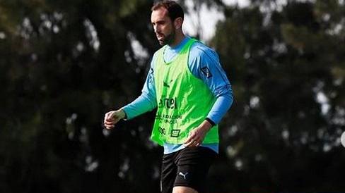 Diego Godìn durante un allenamento con la nazionale uruguaiana a Montevideo