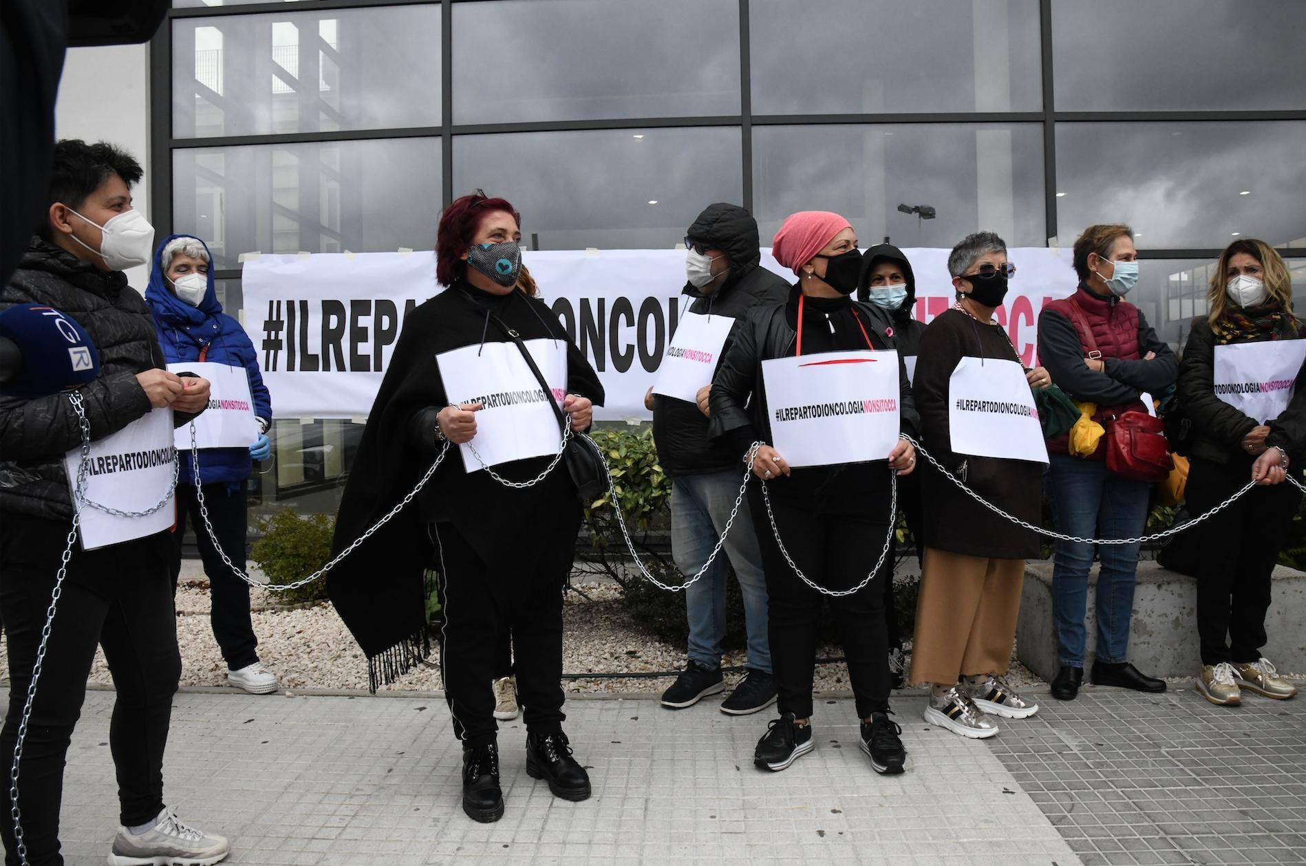 La protesta di oggi 7 ottobre a Nuoro (foto massimo locci)