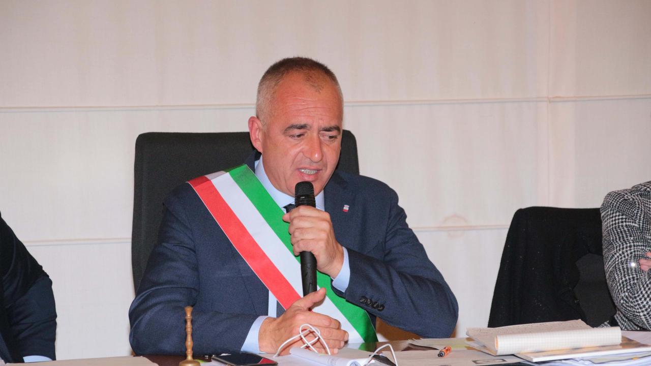 Tentata corruzione a Massarosa: i consiglieri indagati chiedono di riavere i cellulari sequestrati