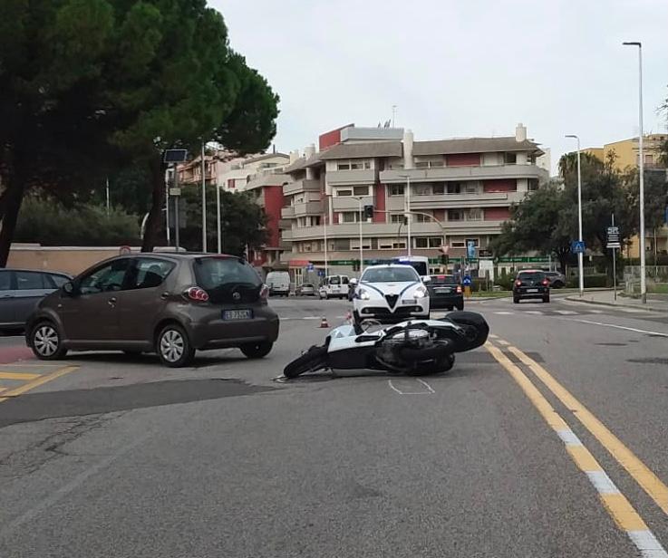 Un'immagine dei due mezzi coinvolti nell'incidente (foto mario rosas)