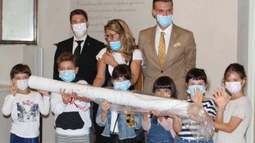 Il lockdown disegnato dalle mani dei bambini per elaborare le emozioni