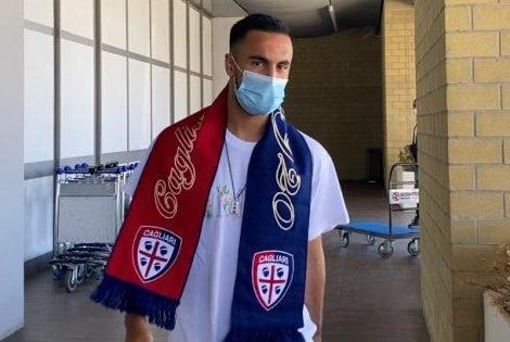 Ounas è sbarcato ieri a Cagliari «Non vedo l’ora di cominciare»