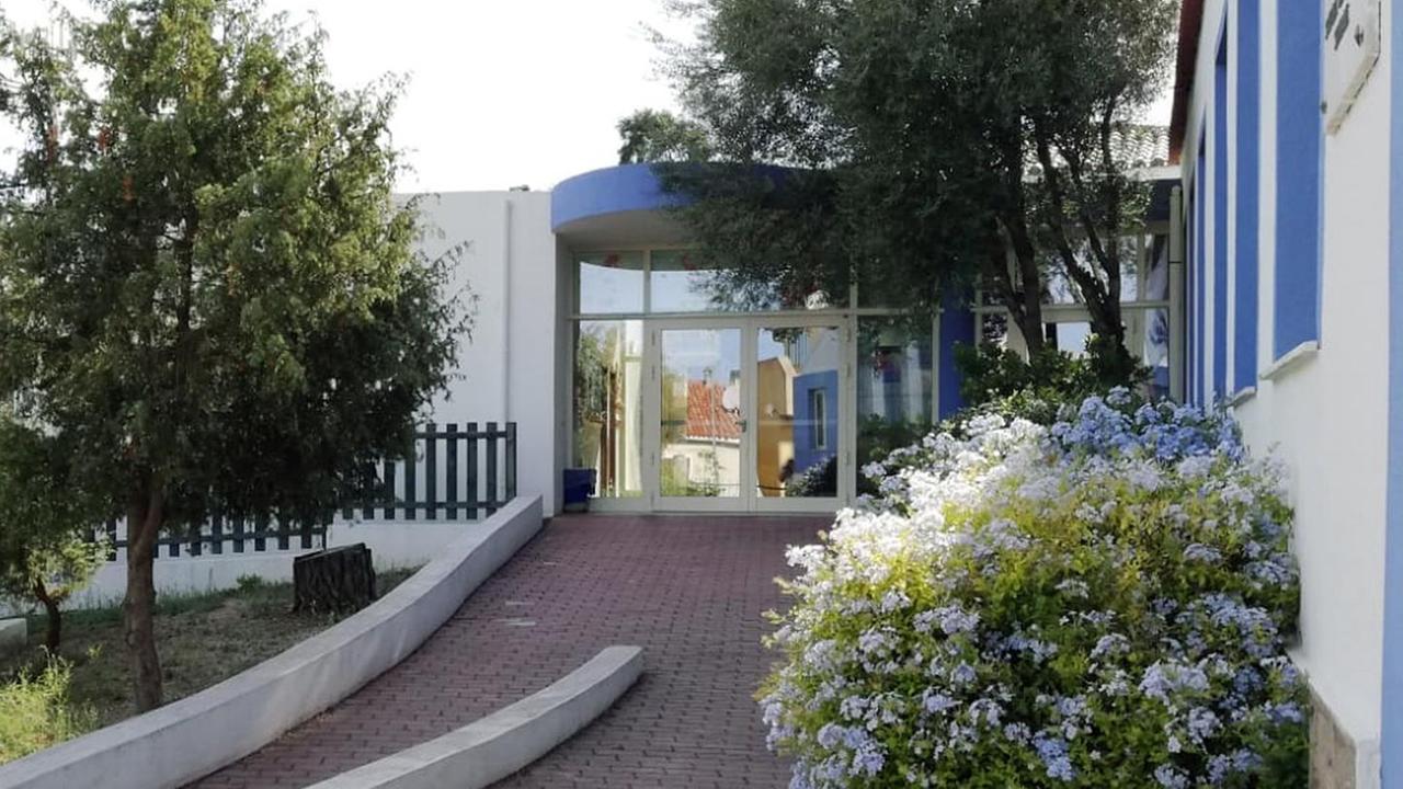 Covid, due maestre positive lezioni ancora sospese