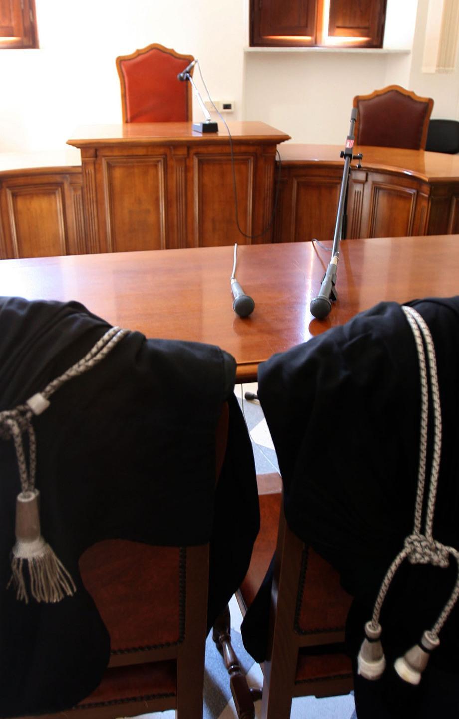 Urla e umiliazioni all’alunno: docente nei guai 