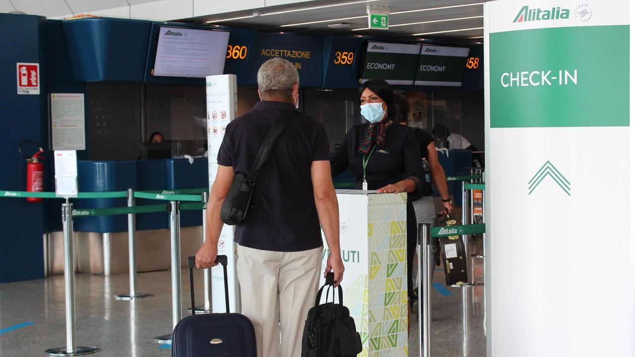  Alitalia, l’appello di Todde: ripristini i voli cancellati 