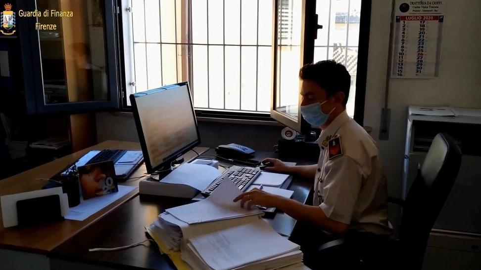 La Guardia di Finanza di Empoli ha eseguito un decreto di sequestro preventivo nei confronti di un'azienda e tre imprenditori cinesi