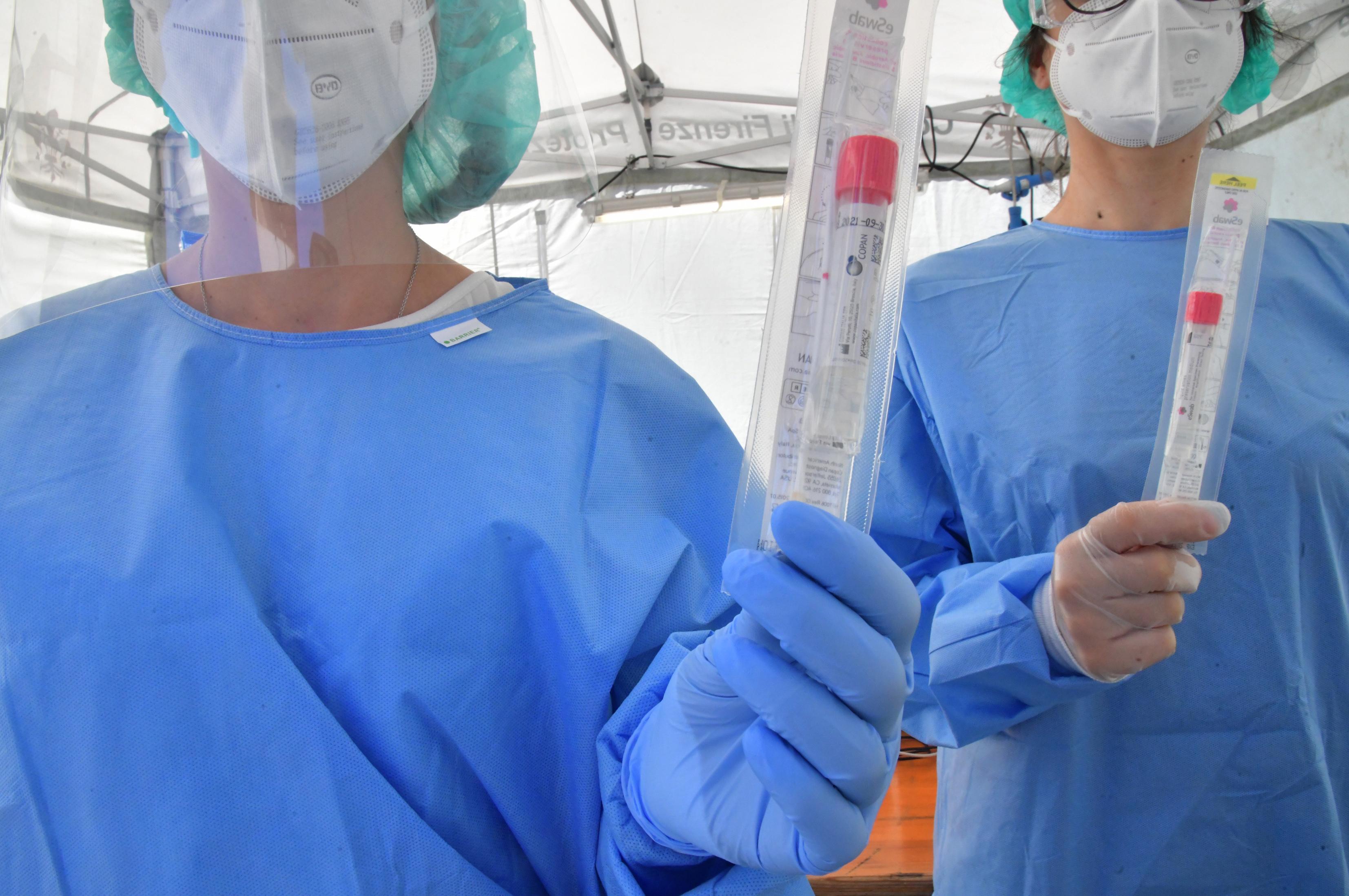 Coronavirus, a Prato 25 nuovi casi fra cui 4 minori e un parroco