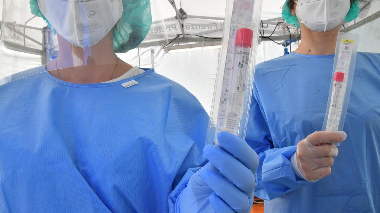 Coronavirus, a Prato 25 nuovi casi fra cui 4 minori e un parroco