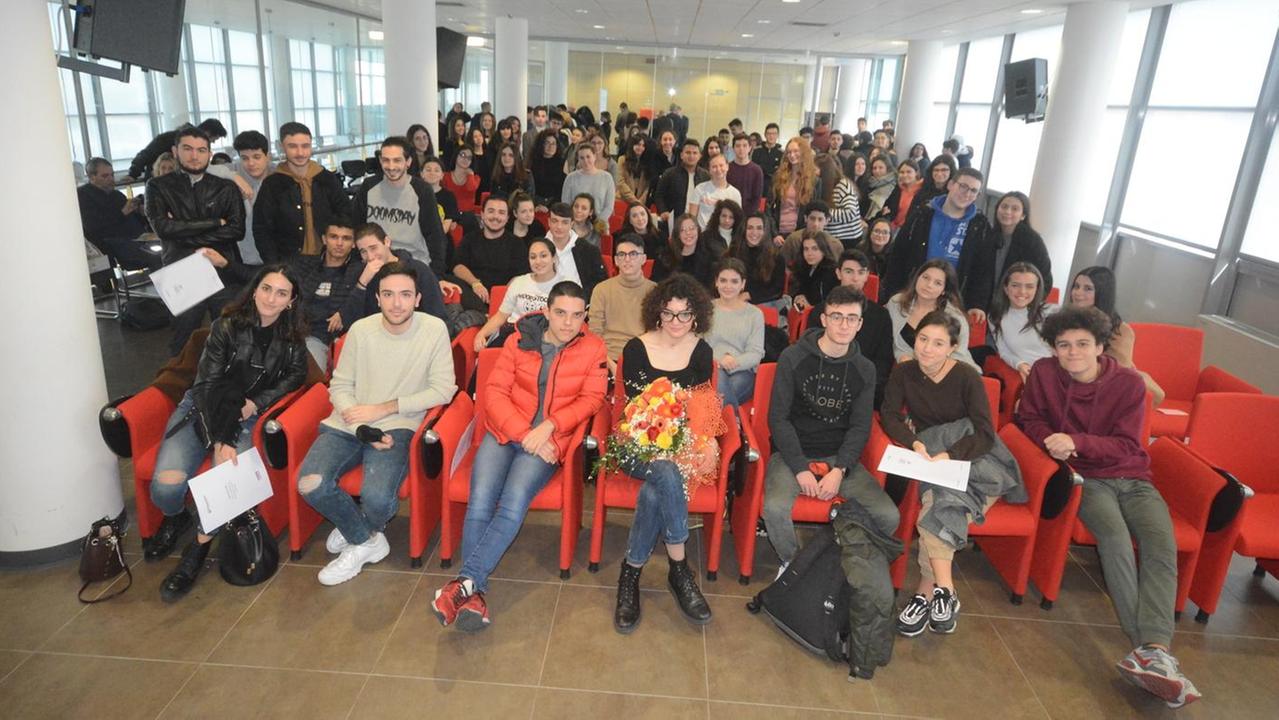Studenti durante un incontro alla Nuova Sardegna (la foto d'archivio è precedente all'inizio della pandemia)
