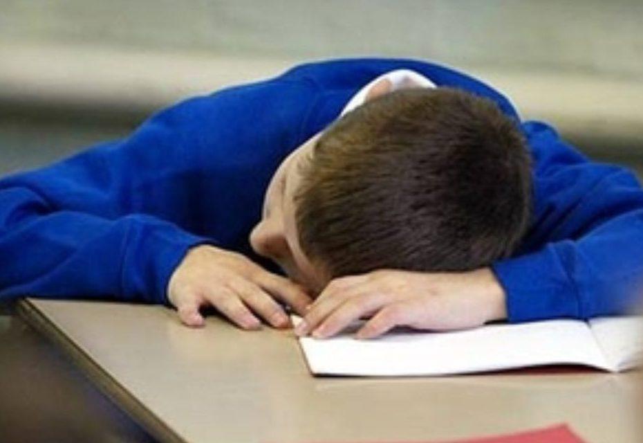 Sassari, dimentica l’astuccio, alunno delle elementari fermo per 5 ore: nessuno può prestargli una penna 