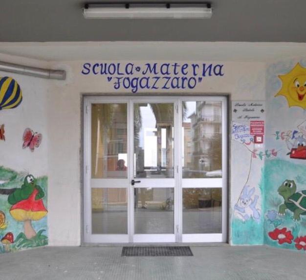 Una foto di Bernardo Terracciano con la Pubblica Assistenza di Rosignano Marittimo